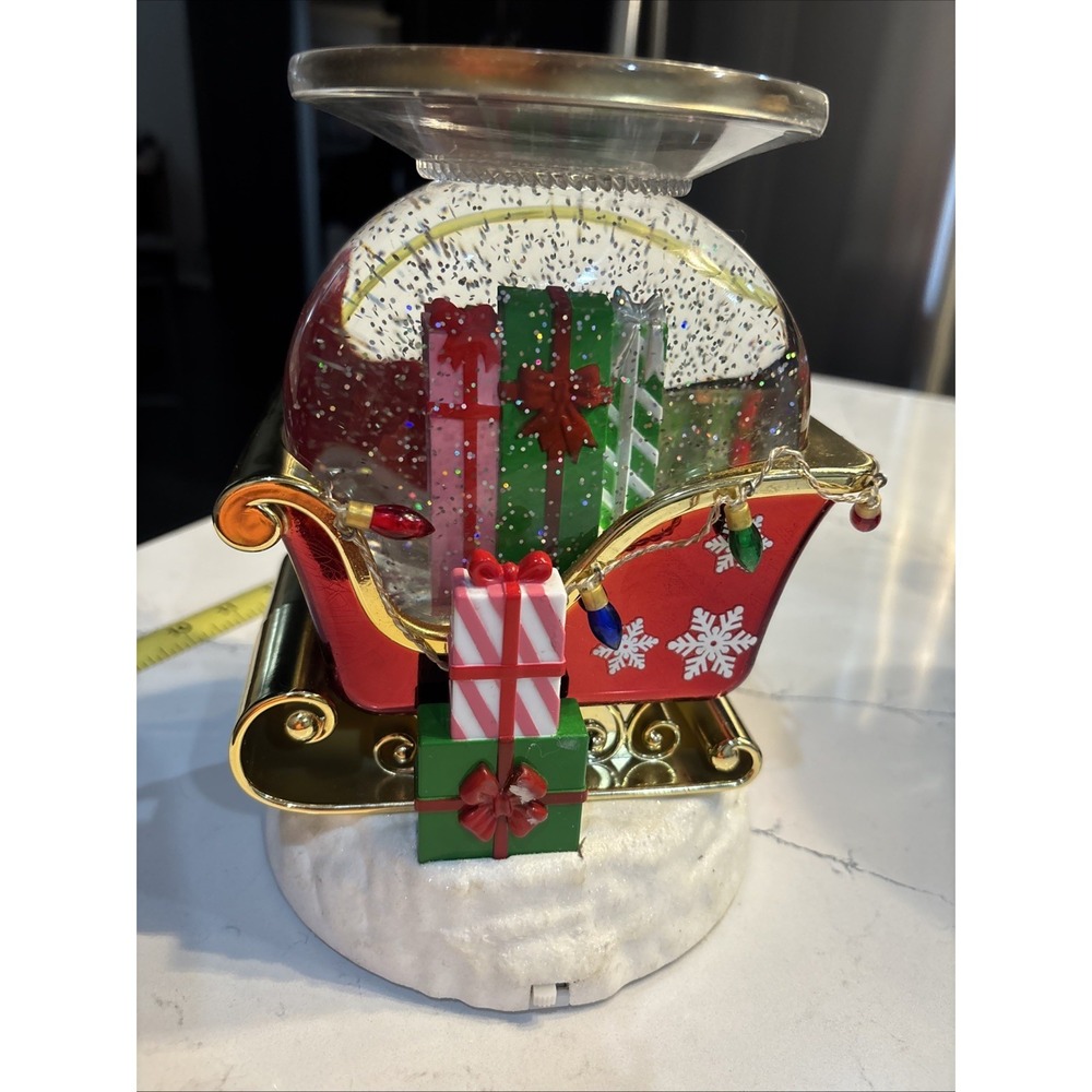 NEW Santa Sleigh Water Globe 3-Wick Candle Holder Bath & Body Works TESTED - Picture 4 of 4
